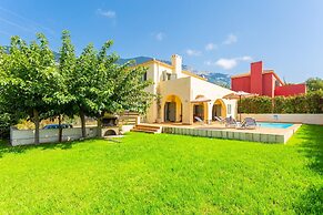 Villa Katerina Large Private Pool Walk to Beach Sea Views A C Wifi Car