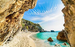 Villa Youla Large Private Pool Walk to Beach Sea Views A C Wifi Car No