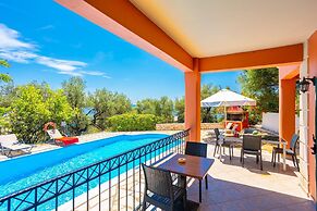 Villa Youla Large Private Pool Walk to Beach Sea Views A C Wifi Car No