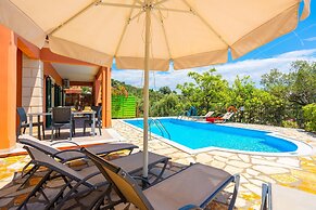 Villa Youla Large Private Pool Walk to Beach Sea Views A C Wifi Car No