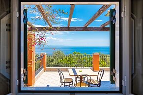 Villa Youla Large Private Pool Walk to Beach Sea Views A C Wifi Car No