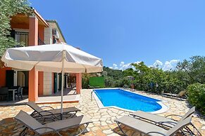 Villa Youla Large Private Pool Walk to Beach Sea Views A C Wifi Car No