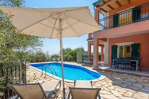 Vasillis Large Private Pool Walk to Beach Sea Views A C Wifi Car Not R