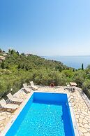 Vasillis Large Private Pool Walk to Beach Sea Views A C Wifi Car Not R