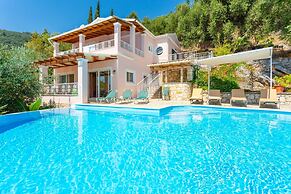 Villa Petros Large Private Pool Walk to Beach Sea Views A C Wifi Car N