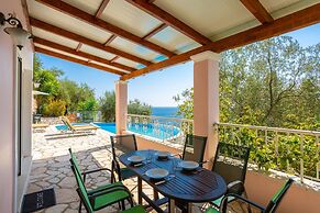 Villa Petros Large Private Pool Walk to Beach Sea Views A C Wifi Car N