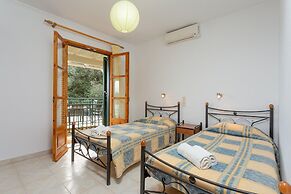 Sofia Large Private Pool Walk to Beach Sea Views A C Wifi Car Not Requ