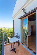 Villa Tzina Large Private Pool Walk to Beach A C Wifi Car Not Required