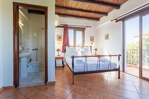 Villa Tzina Large Private Pool Walk to Beach A C Wifi Car Not Required