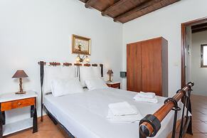 Villa Tzina Large Private Pool Walk to Beach A C Wifi Car Not Required