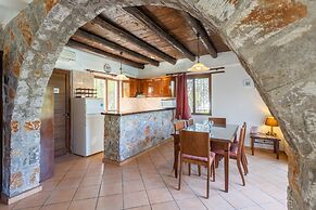 Villa Tzina Large Private Pool Walk to Beach A C Wifi Car Not Required