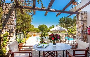 Villa Tzina Large Private Pool Walk to Beach A C Wifi Car Not Required