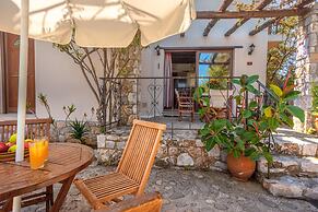 Villa Tzina Large Private Pool Walk to Beach A C Wifi Car Not Required