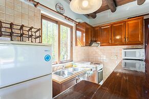 Villa Tzina Large Private Pool Walk to Beach A C Wifi Car Not Required