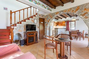 Villa Tzina Large Private Pool Walk to Beach A C Wifi Car Not Required