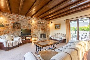 Villa Melina Private Pool Walk to Beach Sea Views A C Wifi Car Not Req