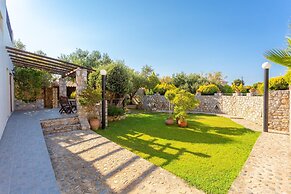 Villa Melina Private Pool Walk to Beach Sea Views A C Wifi Car Not Req