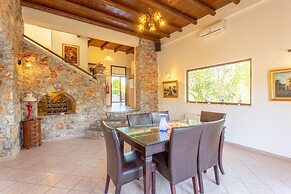 Villa Melina Private Pool Walk to Beach Sea Views A C Wifi Car Not Req