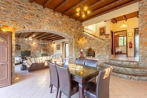 Villa Melina Private Pool Walk to Beach Sea Views A C Wifi Car Not Req