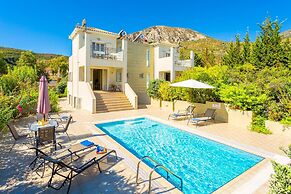Villa Fedra Large Private Pool Walk to Beach A C Wifi Car Not Required