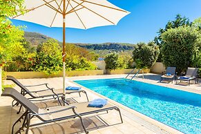 Villa Fedra Large Private Pool Walk to Beach A C Wifi Car Not Required