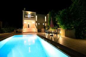 Villa Fedra Large Private Pool Walk to Beach A C Wifi Car Not Required