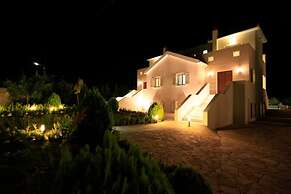 Villa Fedra Large Private Pool Walk to Beach A C Wifi Car Not Required