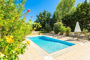 Villa Semeli Large Private Pool Walk to Beach Sea Views A C Wifi Car N