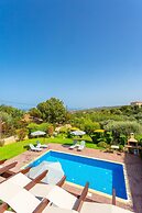 Villa Georgia Large Private Pool Walk to Beach A C Wifi Car Not Requir