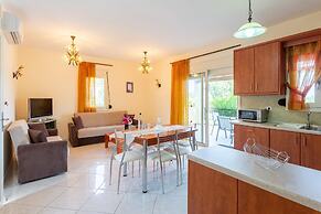 Villa Georgia Large Private Pool Walk to Beach A C Wifi Car Not Requir