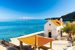 Villa Georgia Large Private Pool Walk to Beach A C Wifi Car Not Requir