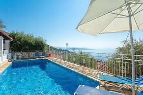 Villa Elia Large Private Pool Walk to Beach Sea Views A C Wifi Car Not