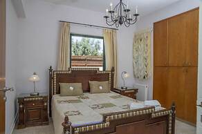 Villa Charianna Large Private Pool Walk to Beach Sea Views A C Wifi Ca