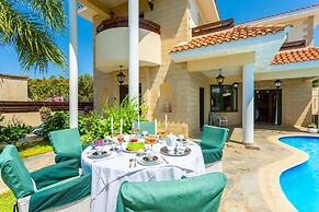 Villa Charianna Large Private Pool Walk to Beach Sea Views A C Wifi Ca