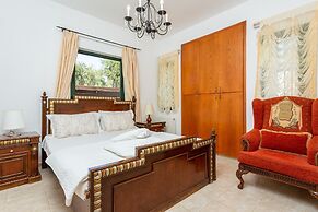 Villa Charianna Large Private Pool Walk to Beach Sea Views A C Wifi Ca