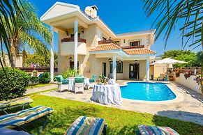 Villa Charianna Large Private Pool Walk to Beach Sea Views A C Wifi Ca