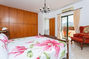 Villa Charianna Large Private Pool Walk to Beach Sea Views A C Wifi Ca