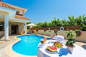 Villa Charianna Large Private Pool Walk to Beach Sea Views A C Wifi Ca
