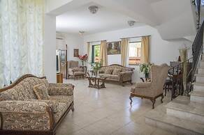 Villa Charianna Large Private Pool Walk to Beach Sea Views A C Wifi Ca
