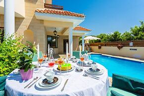 Villa Charianna Large Private Pool Walk to Beach Sea Views A C Wifi Ca