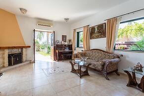 Villa Charianna Large Private Pool Walk to Beach Sea Views A C Wifi Ca