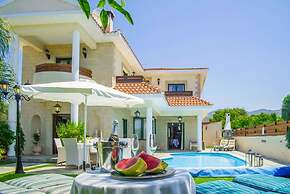 Villa Charianna Large Private Pool Walk to Beach Sea Views A C Wifi Ca