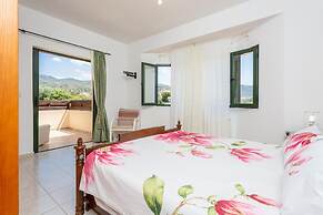 Villa Olivetta Large Private Pool Walk to Beach Sea Views A C Wifi Car
