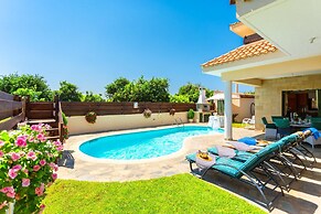 Villa Olivetta Large Private Pool Walk to Beach Sea Views A C Wifi Car