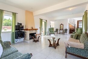 Villa Olivetta Large Private Pool Walk to Beach Sea Views A C Wifi Car