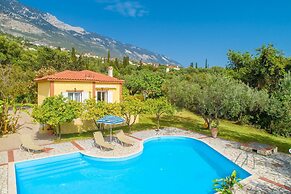 Villa Russa Dionisis Large Private Pool Walk to Beach Sea Views Wifi C