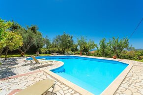 Villa Russa Dionisis Large Private Pool Walk to Beach Sea Views Wifi C