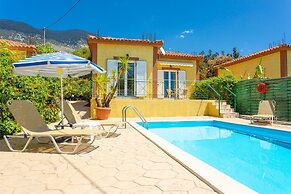 Villa Russa Alexandros Large Private Pool Walk to Beach Sea Views Wifi