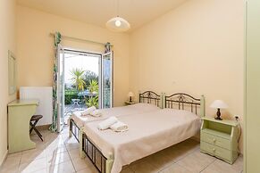 Villa Russa Alexandros Large Private Pool Walk to Beach Sea Views Wifi