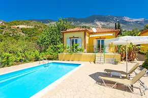 Villa Russa Alekos Large Private Pool Walk to Beach Sea Views Wifi Car